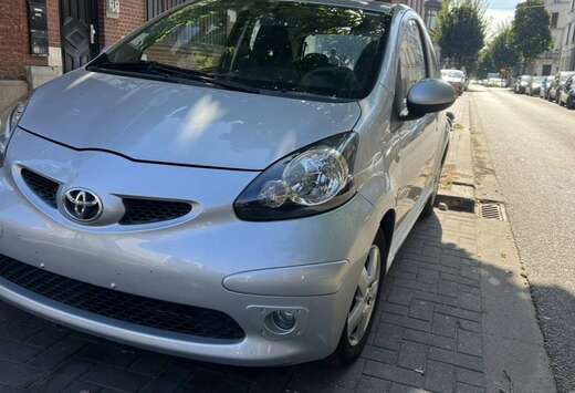 Toyota 1.0i VVT-i Plus