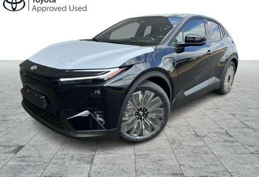 Toyota 77 kWh AWD Style Black