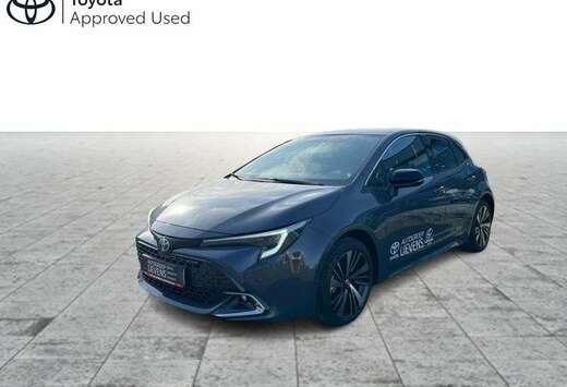 Toyota 1.8 HYB  HATCHBACK style +tech pack