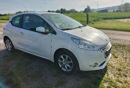 Peugeot 208 1.2i Style