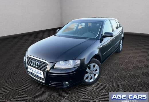 Audi A3 Sportback 2.0i 16v FSI Ambiente Tiptronic