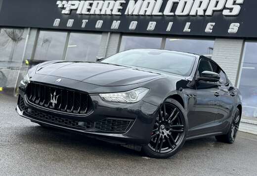 Maserati 3.0 V6 BiTurbo / CARPLAY / NAV / BLACK /