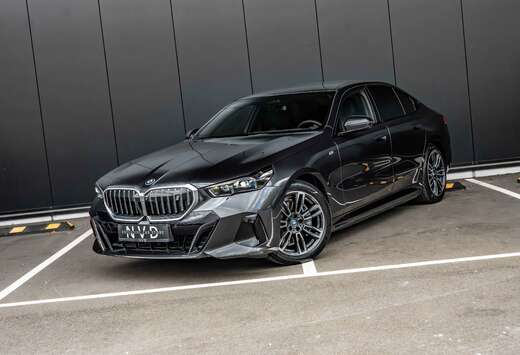 BMW eDrive40 M-Sport  Memory  ACC  LED