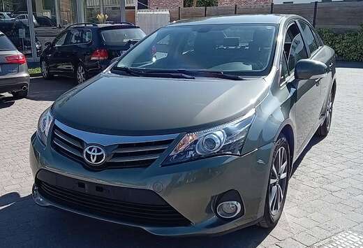 Toyota Avensis 2.0 Turbo D4D 16v Linea Terra