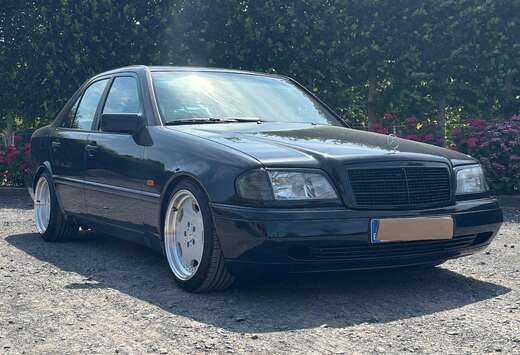 Mercedes-Benz C 180 Classic