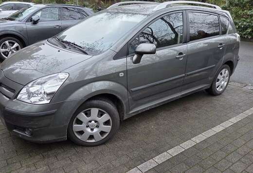 Toyota 1.8i VVT-i 16v Linea Luna 7pl.