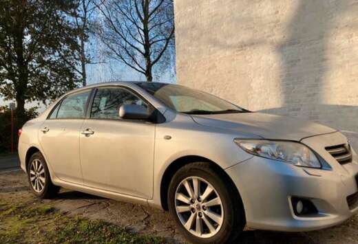 Toyota 1.6i VVT-i 16v Silver Line Automatique