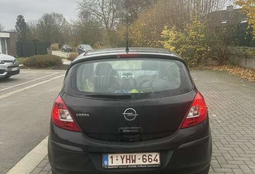 Opel 1.2i Essentia Easytronic