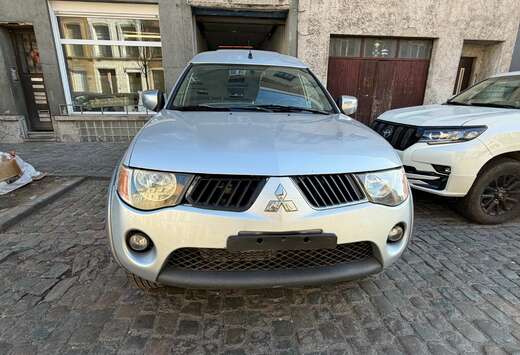 Mitsubishi 2.5 DI-D 4WD uniquement l’export