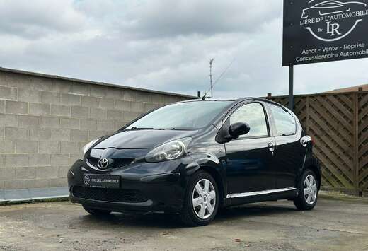 Toyota 1.0 BOITE AUTO * 5 PORTES * MP3