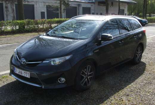 Toyota Auris SW HEV 1.8i HSD Lounge CVT