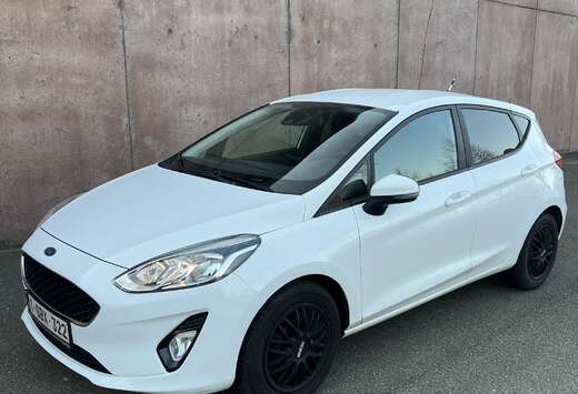 Ford 1.1i Trend / Carplay