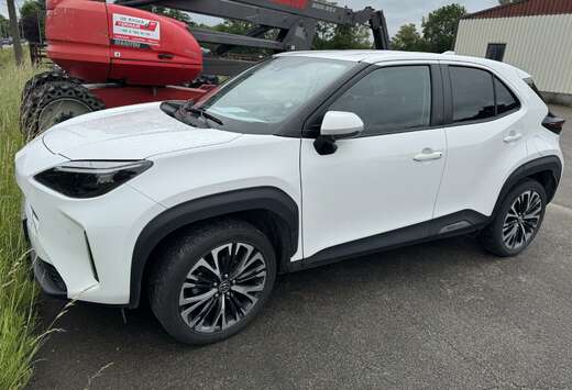 Toyota Hybrid 1.5i VVT-i Elegant E-CVT