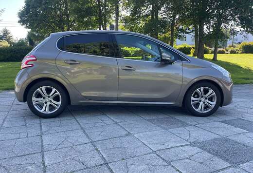 Peugeot 208 1.2i Active