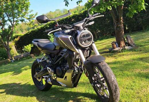 Honda CB125R