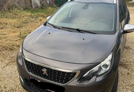 Peugeot 2008 1.2i PureTech Style
