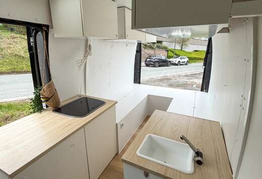 Peugeot 3.0 HDi L4H3 FAP (EU5)