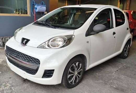 Peugeot 107 1.0i Trendy