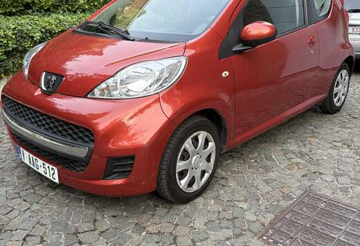 Peugeot 1.0e 12V 68ch BLUE LION Trendy