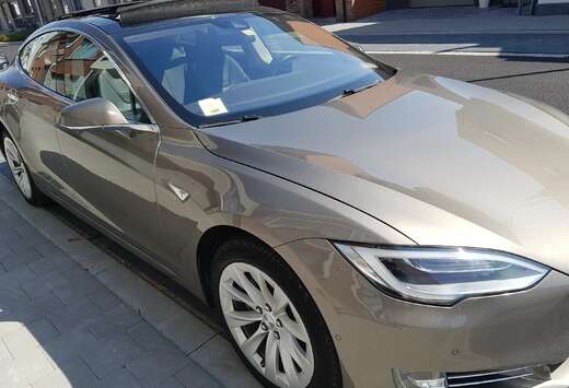 Tesla Model S 90D Allradantrieb Performance