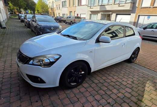 Kia Cee\'d 1.6 CRDi EX ISG EcoDynamics DPF
