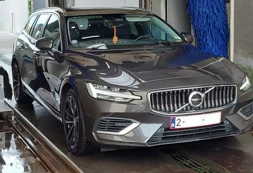 Volvo V60 T6 AWD Recharge Core