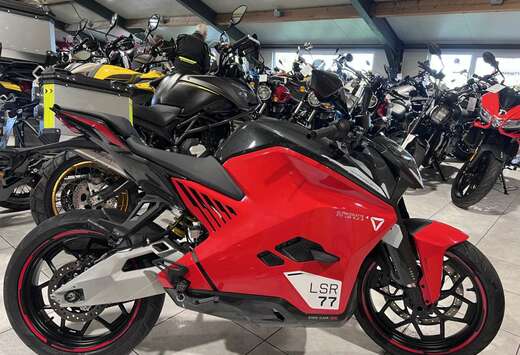 Andere  Ultraviolette F77 Mach 2 Recon Turbo Red