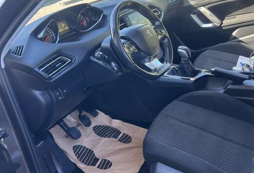 Peugeot 1.2 PureTech Active