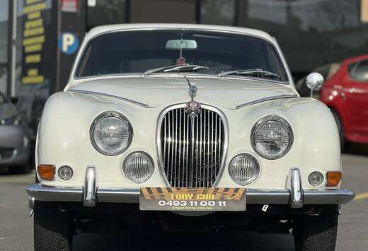 Jaguar Voiture Old Timer  Contrôle Technique