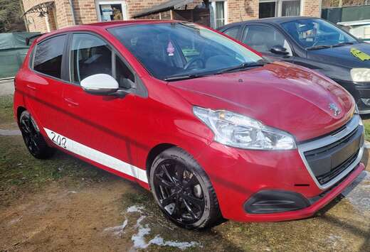 Peugeot 208 1.2i PureTech Like