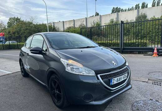 Peugeot 208 1.2i Style