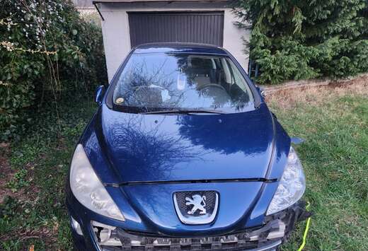 Peugeot 1.6 HDi 110ch FAP BVM6 BLUE LION Premium Pack