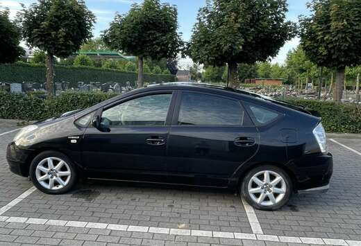 Toyota (Hybrid) Executive