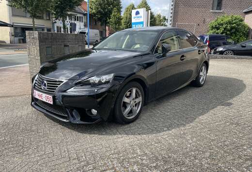 Lexus 300h 2.5i Privilege Line E-CVT