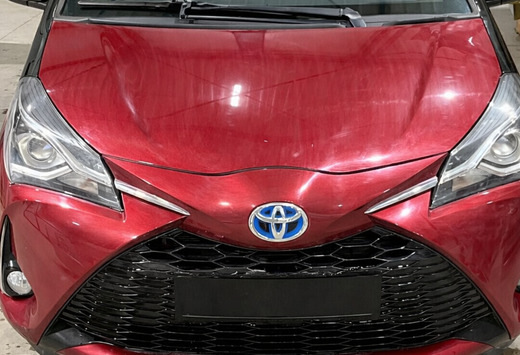 Toyota 1.5 Hybrid e-CVT Lounge LHD