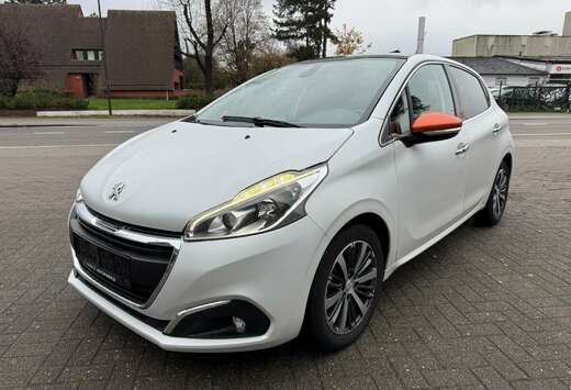 Peugeot 208 1.2 ROLAND GARROS