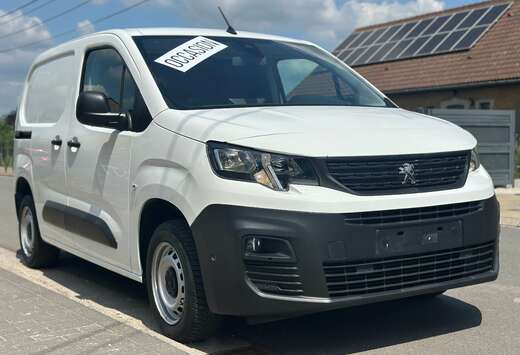 Peugeot 1.5 HDi L1 Light Premium 3 Pl.  @ 12400€ ht ...