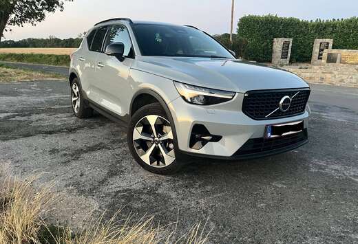 Volvo XC40 2.0 B3 MHEV Ultimate Dark Design DCT