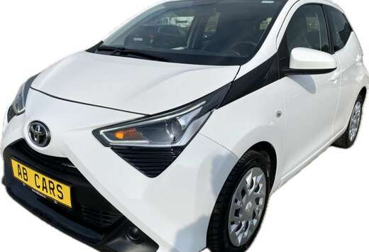 Toyota 1.0 I-VVTi X-Play