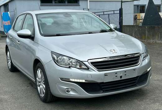 Peugeot 1.2 Essence Access 2013. 60kw