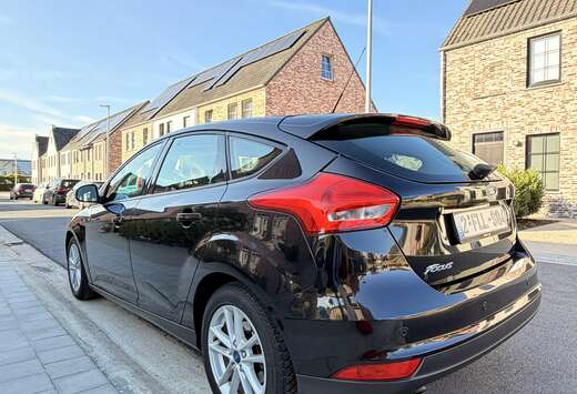 Ford 1.6i Ti-VCT Flexifuel Titanium
