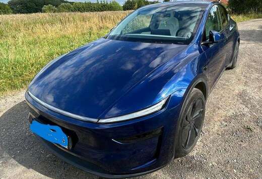 Tesla Model Y 72.5 kWh Long Range RWD