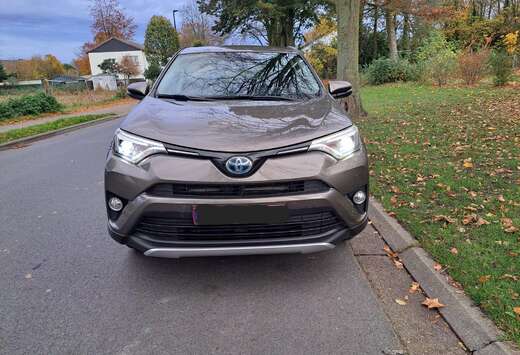 Toyota 2.5 4x2 Hybrid Edition