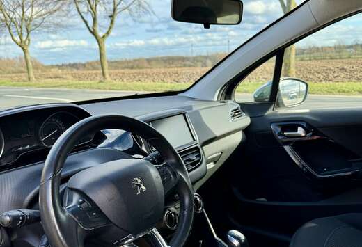Peugeot 208 1.2i PureTech Style
