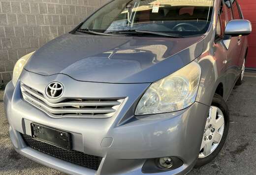 Toyota 2.0 D-4D Comfort 7pl. DPF + NAVI + CAMÉRA