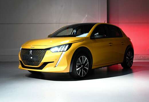 Peugeot e-208 GT / CAMERA / NAV / TOIT PANORA