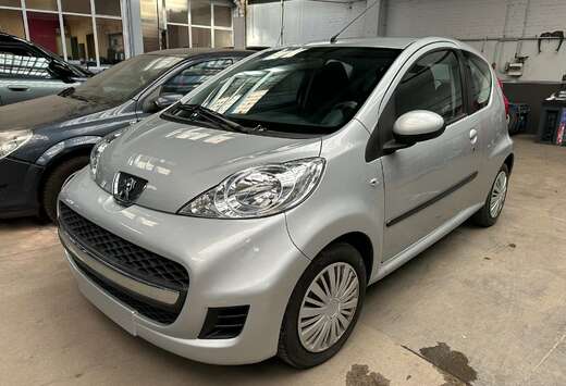Peugeot 107 1.0i Trendy 2Tronic
