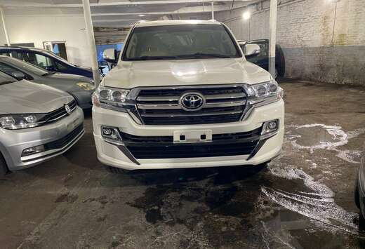 Toyota Landcruiser  VIP 7pl.