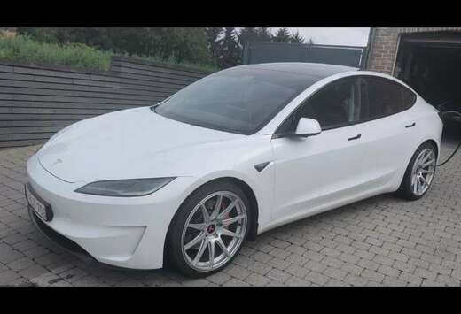 Tesla Performance Dual Motor AWD