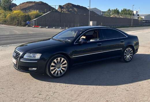 Audi A8 4.2i V8 40v FSI Quattro Tiptronic